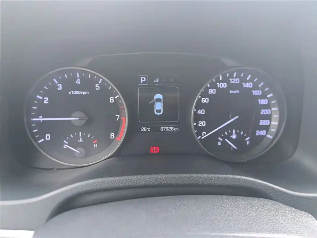 Hyundai Elantra 2016 Model 1.6L Automatic Smart Elite фото 12
