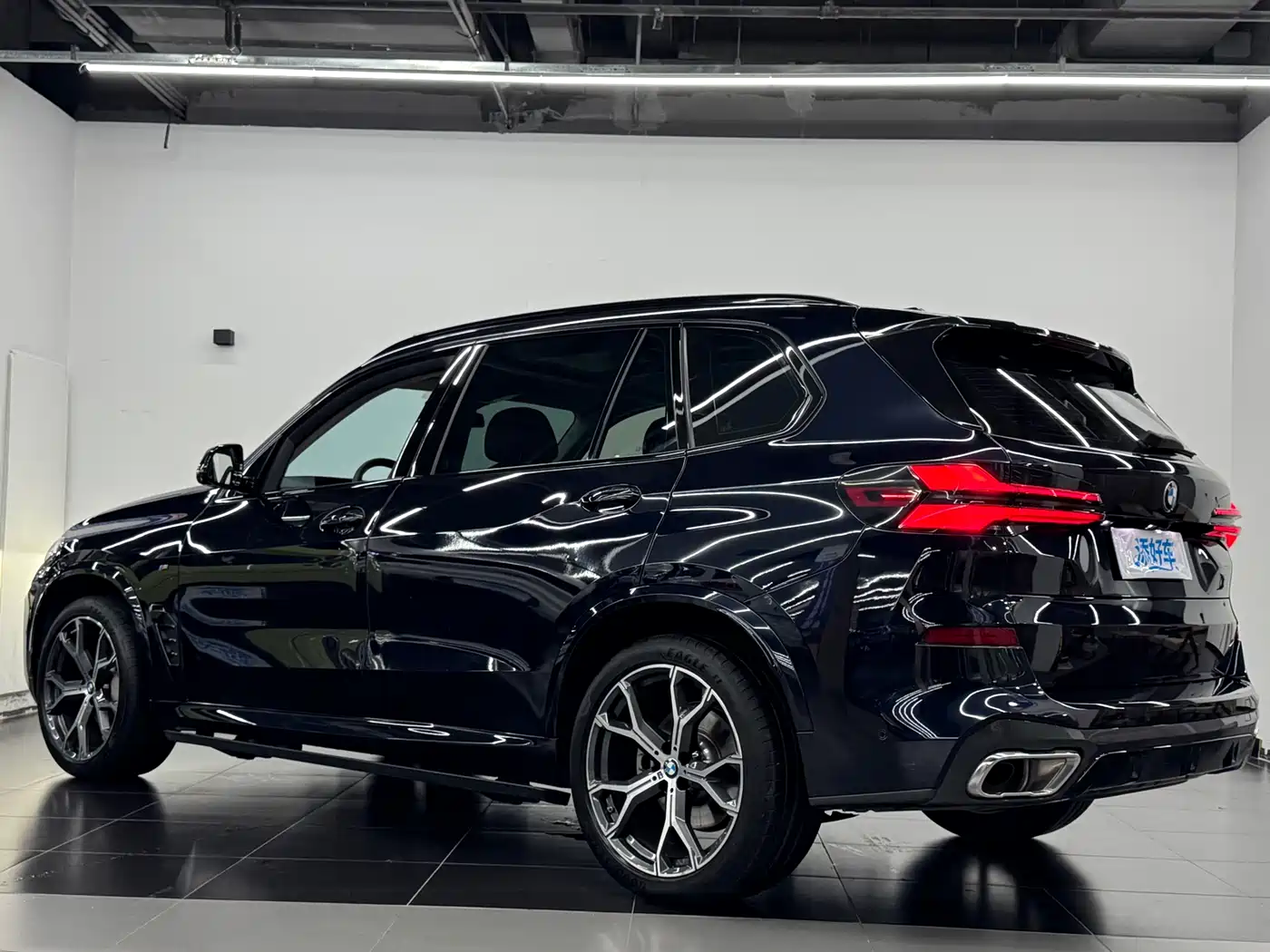 BMW X5 2023 xDrive 30Li Premium M Sport Black Night Package фото 13