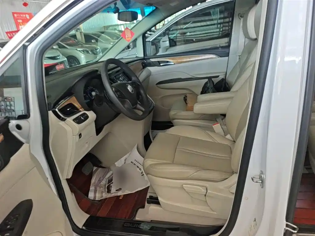 Buick GL8 2017 ES 28T Comfort Type China V фото 15