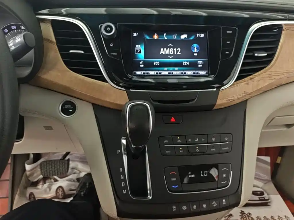 Buick GL8 2017 ES 28T Comfort Type China V фото 14