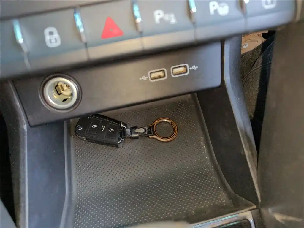 Škoda Karoq 2019 TSI280 Smart Drive Luxury Edition China V фото 9