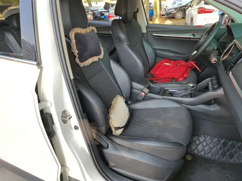 Škoda Karoq 2019 TSI280 Smart Drive Luxury Edition China V фото 24