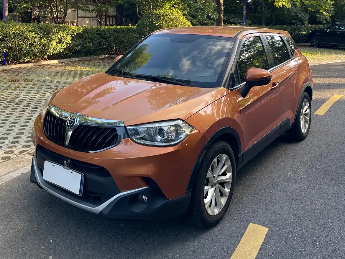 Фото 1 - Zhonghua V3