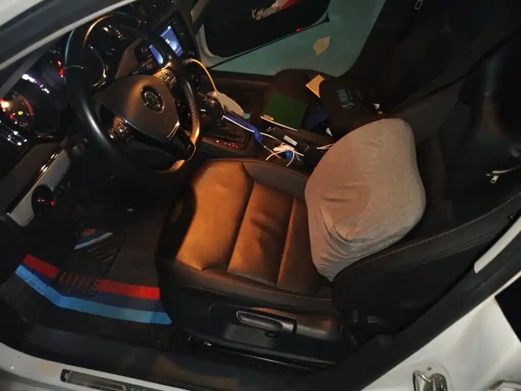 Photo 8 - Volkswagen Sagitar