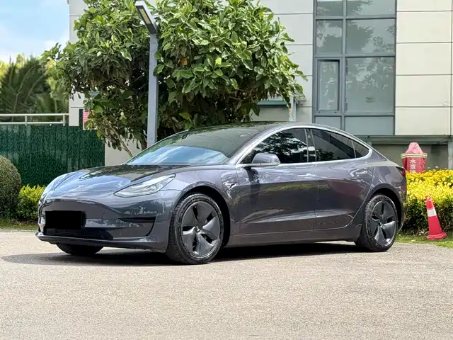 Tesla Model 3 Рестайлинг, стандартный запас хода, задний привод, улучшенная
