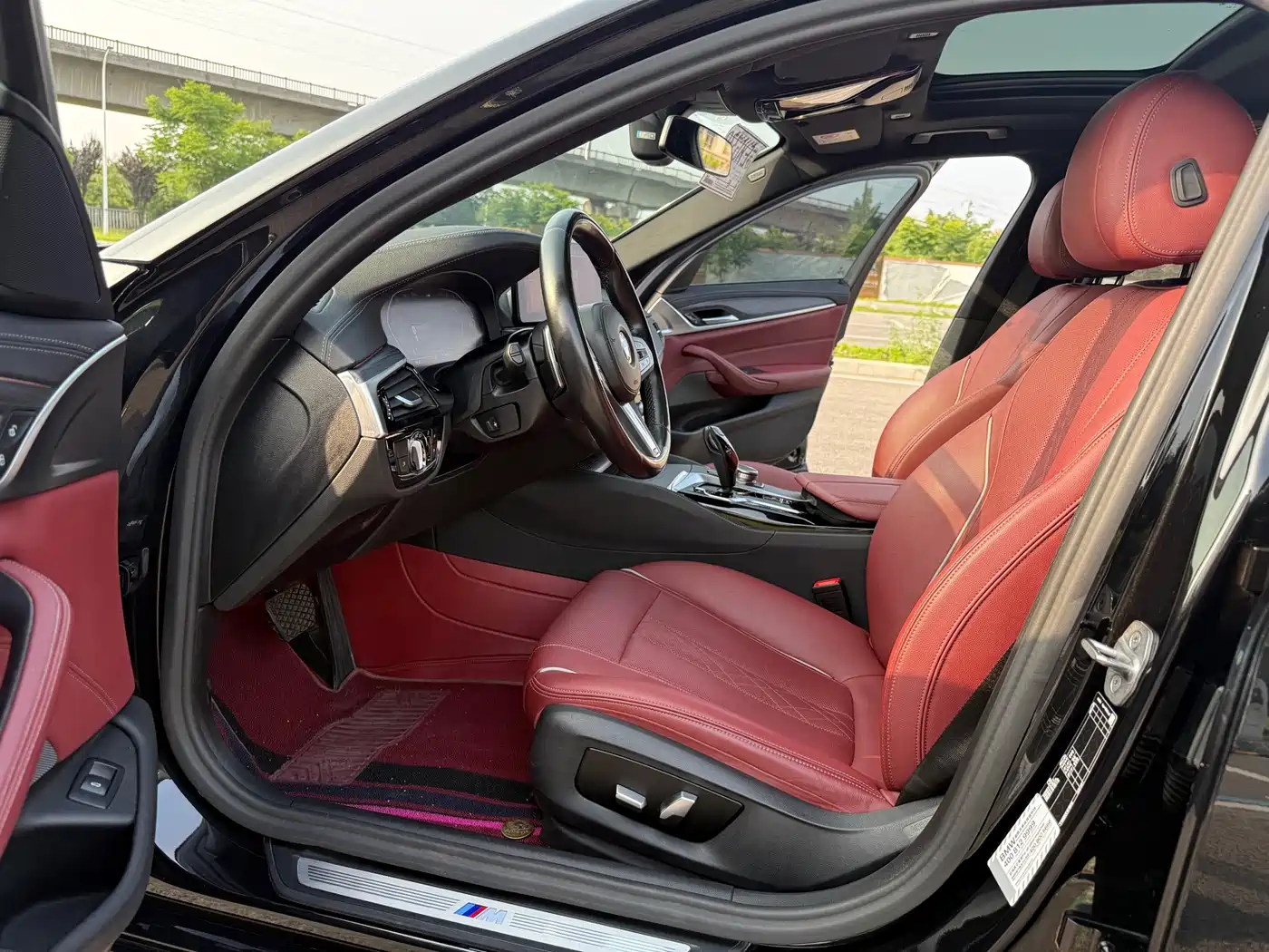 BMW 5 Series 2023 530Li Leading M Sport Package фото 9