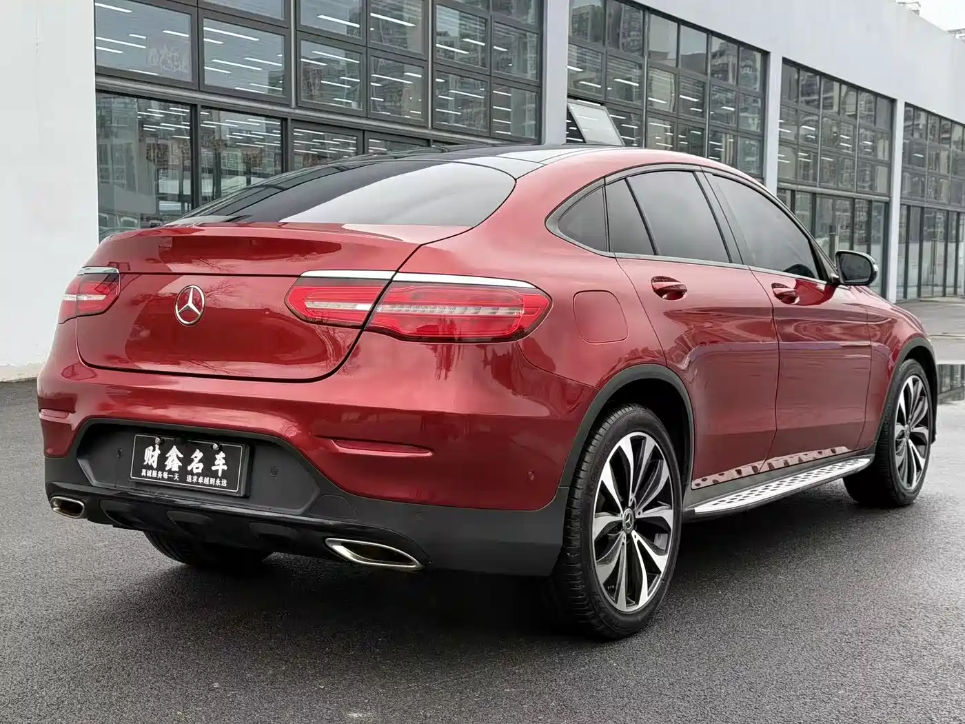 Mercedes-Benz GLC Coupe 2017 GLC 260 4MATIC Coupe SUV фото 16