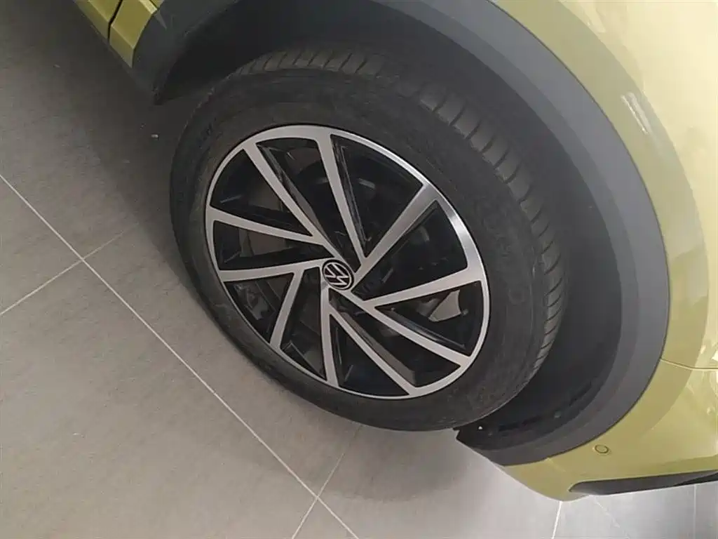 Volkswagen T-ROC 2023 300TSI DSG 2WD Starlight Edition фото 14