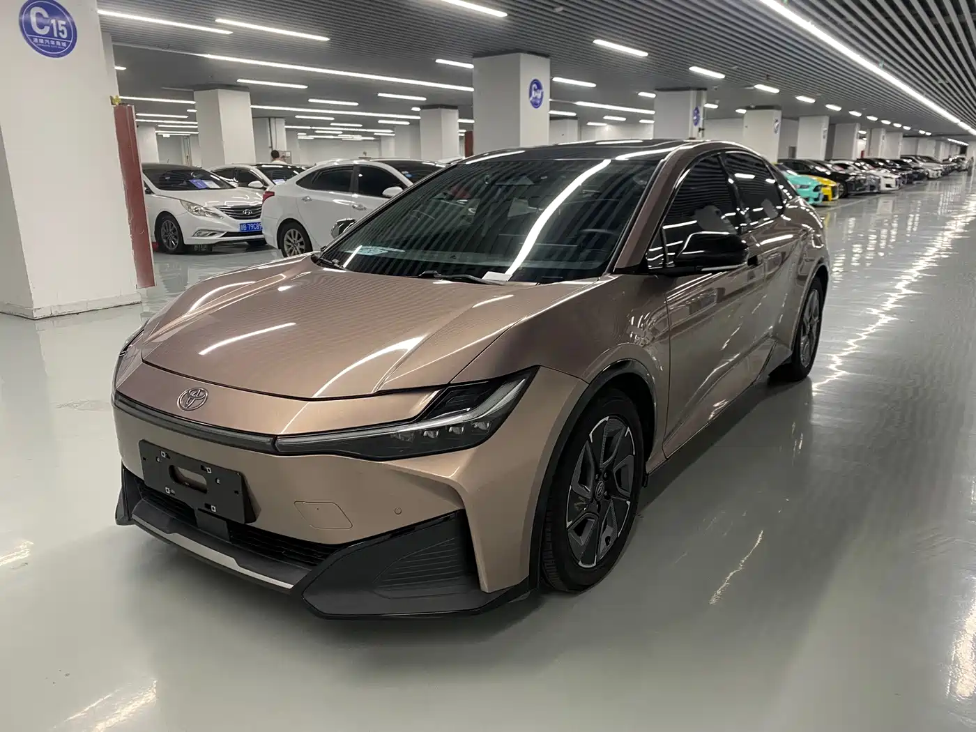 Фото 3 - Toyota bZ3