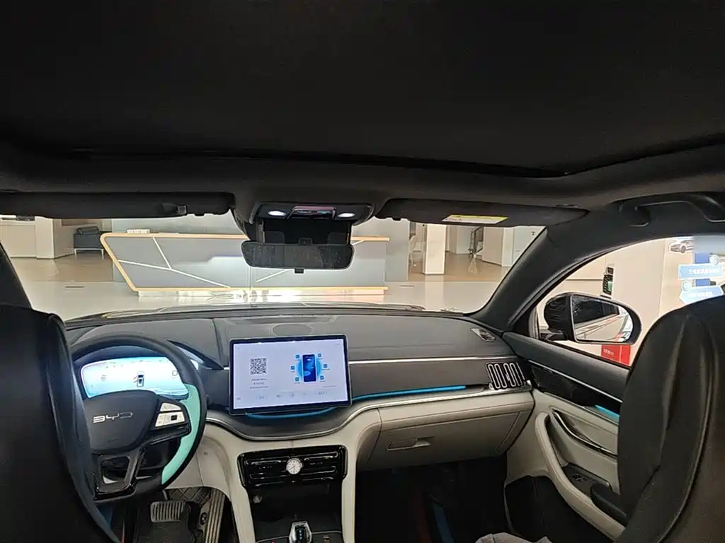 BYD Song PLUS PHEV 2024 Glory Edition DM-i 110km Flagship фото 18