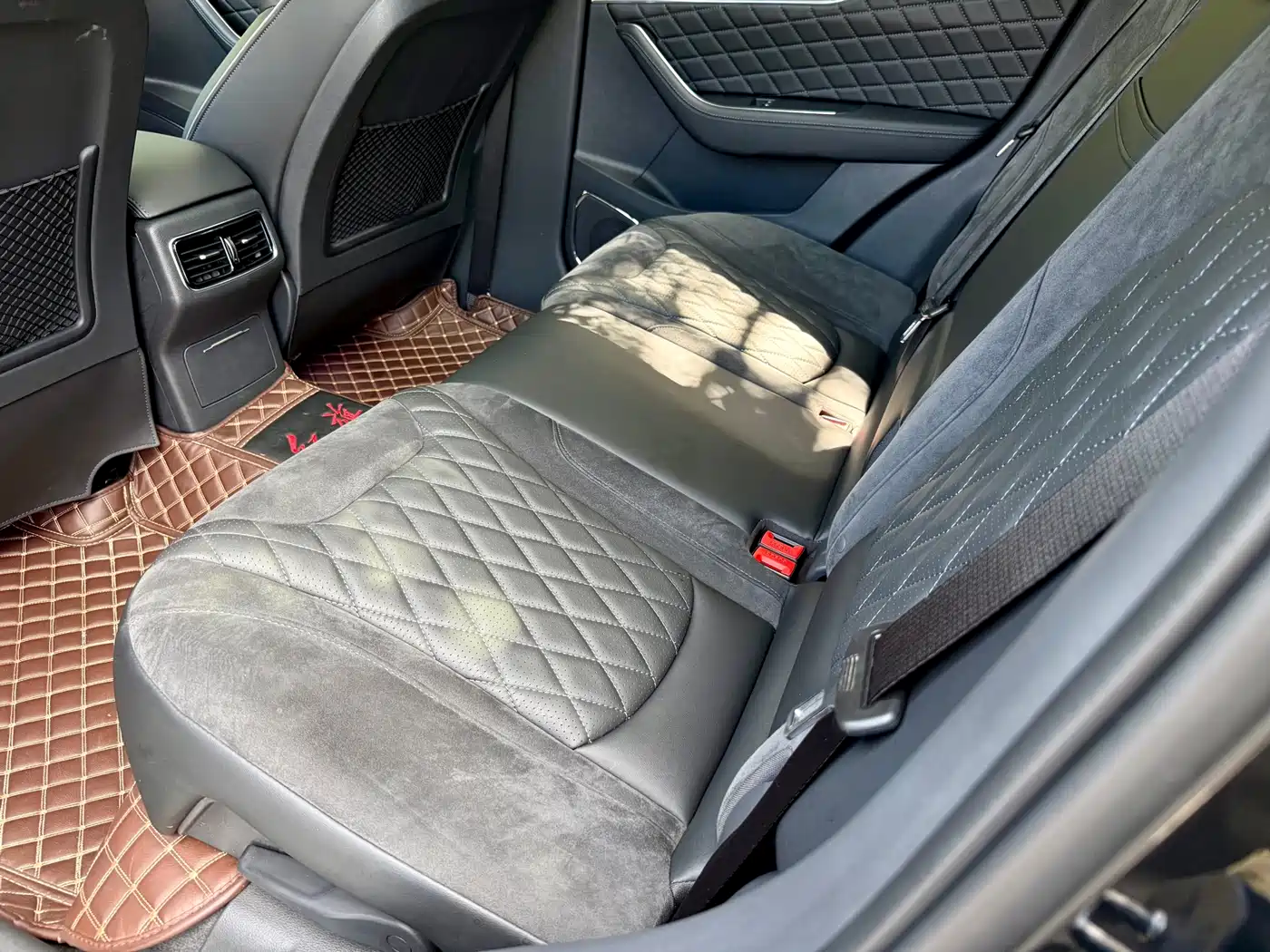 Hongqi HS5 2019 2.0T Smart Connect Enjoy Edition фото 14