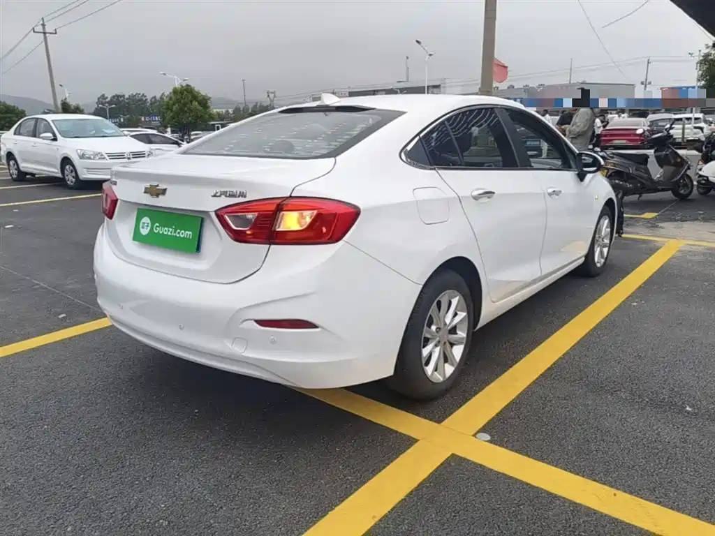 Chevrolet Cruze 2017 1.5L Automatic Pioneer Sunroof фото 7