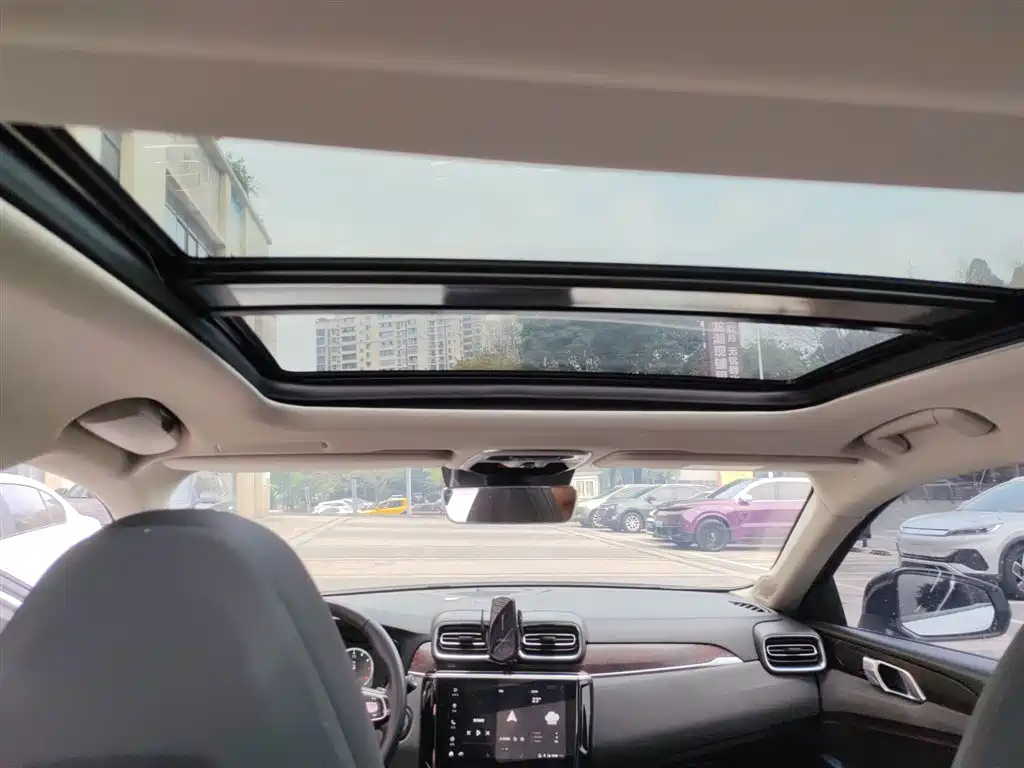 Lynk & Co 02 2018 1.5T DCT 2WD Power Pro Edition China V фото 14