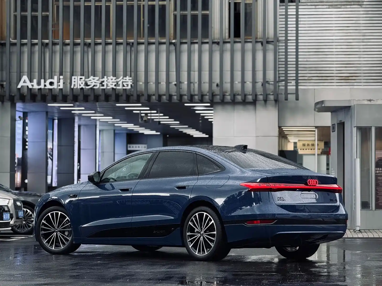 Photo 16 - Audi A6L e-tron