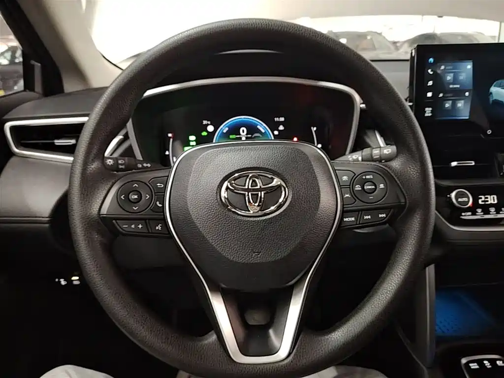 Toyota Frontlander 2024 2.0L Smart Hybrid Dual Engine Luxury Edition фото 11