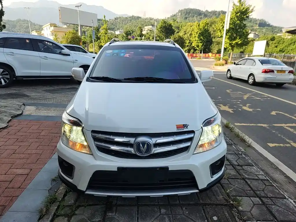Changan CX20 2015 2014 1.4L Manual Sunroof Navigation China IV