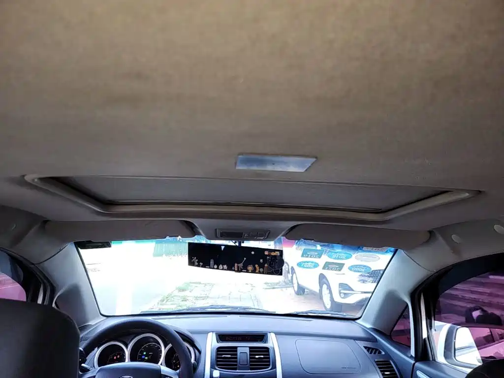 Changan CX20 2015 2014 1.4L Manual Sunroof Navigation China IV