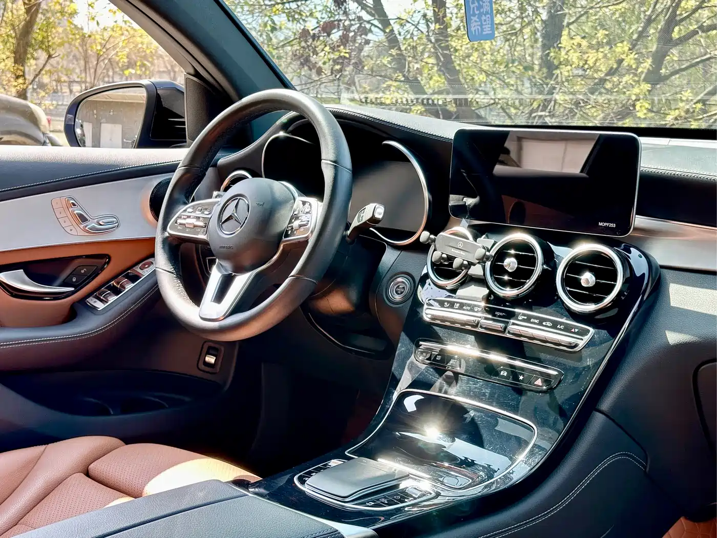 Mercedes-Benz GLC Coupe 2020 GLC 260 4MATIC Coupe SUV фото 19