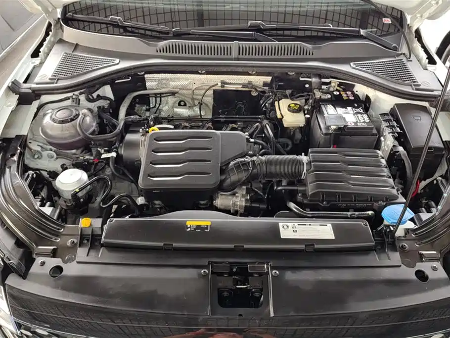 Volkswagen Lavida 2023 Facelift 1.5L Automatic 5 Million Edition фото 10