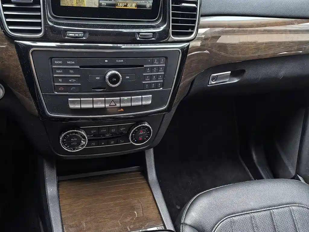 Mercedes-Benz GLS 2018 GLS 400 4MATIC Dynamic фото 16