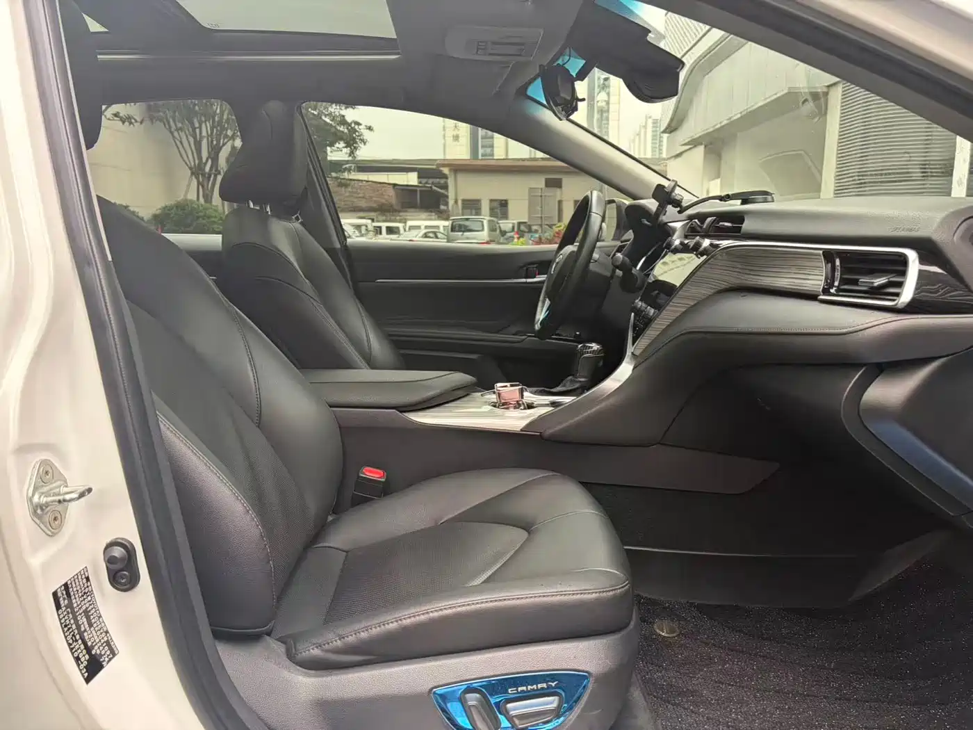 Toyota Camry 2019 Hybrid 2.5HG Luxury Edition China V фото 9