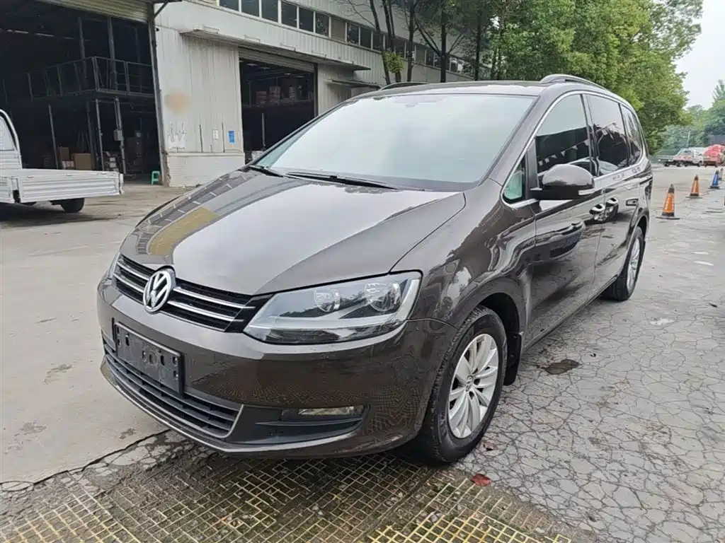 Volkswagen Sharan 2013 1.8TSI Standard фото 2