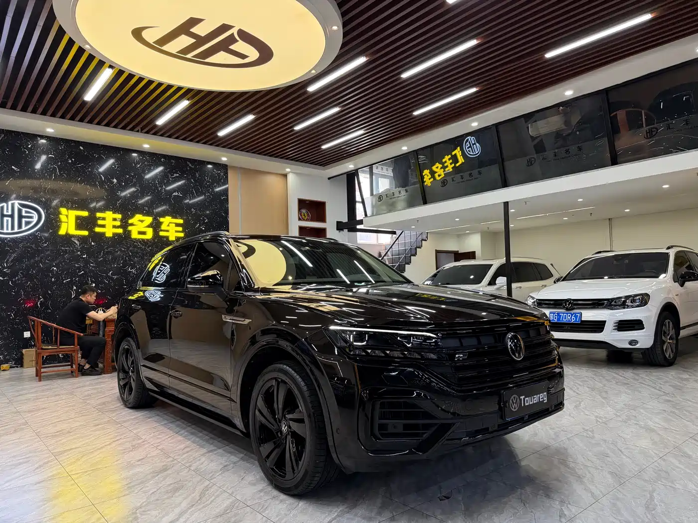 VOLKSWAGEN TOUAREG