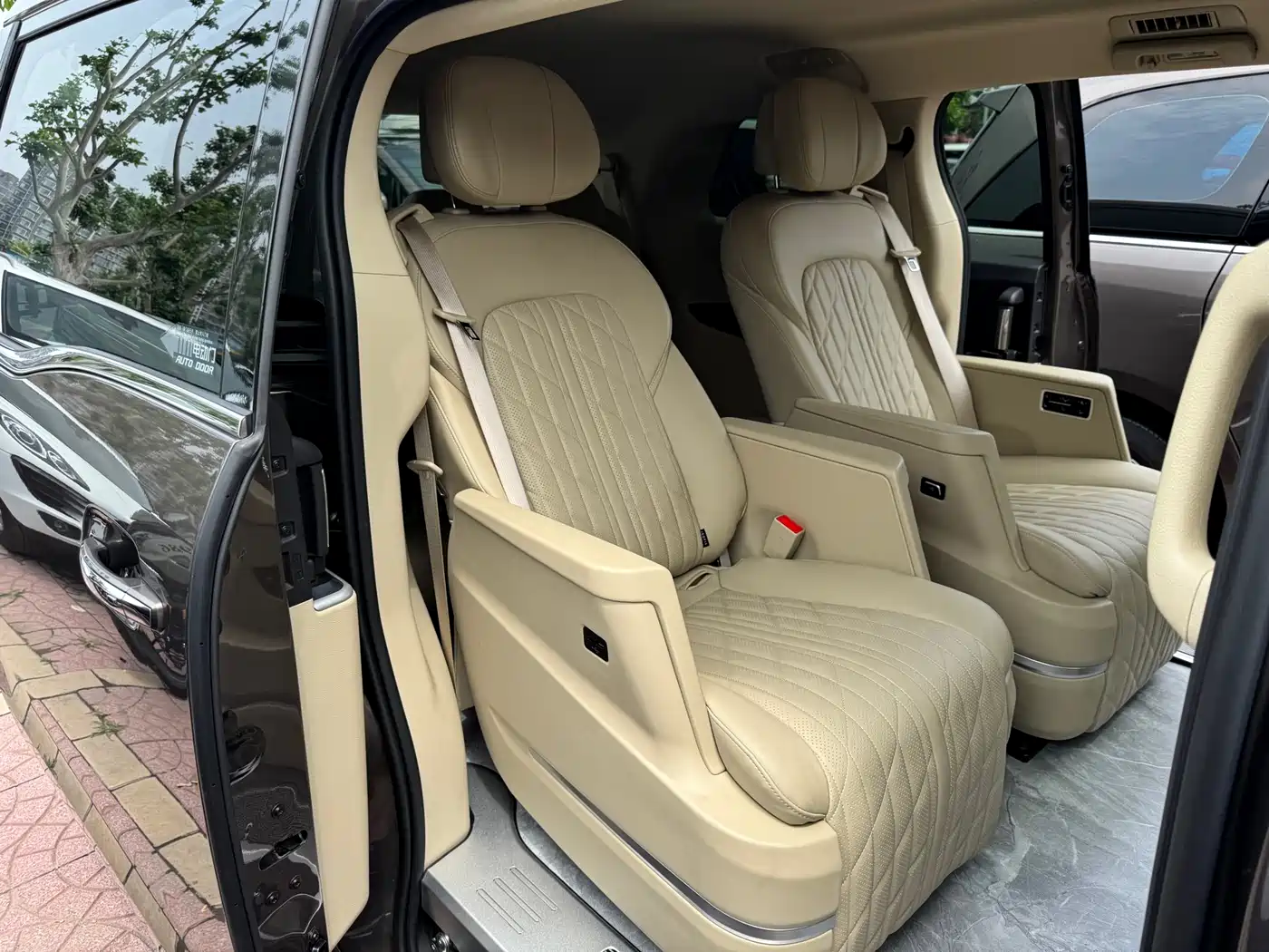 Buick GL8 2023 Land Business Class 652T Luxury фото 11