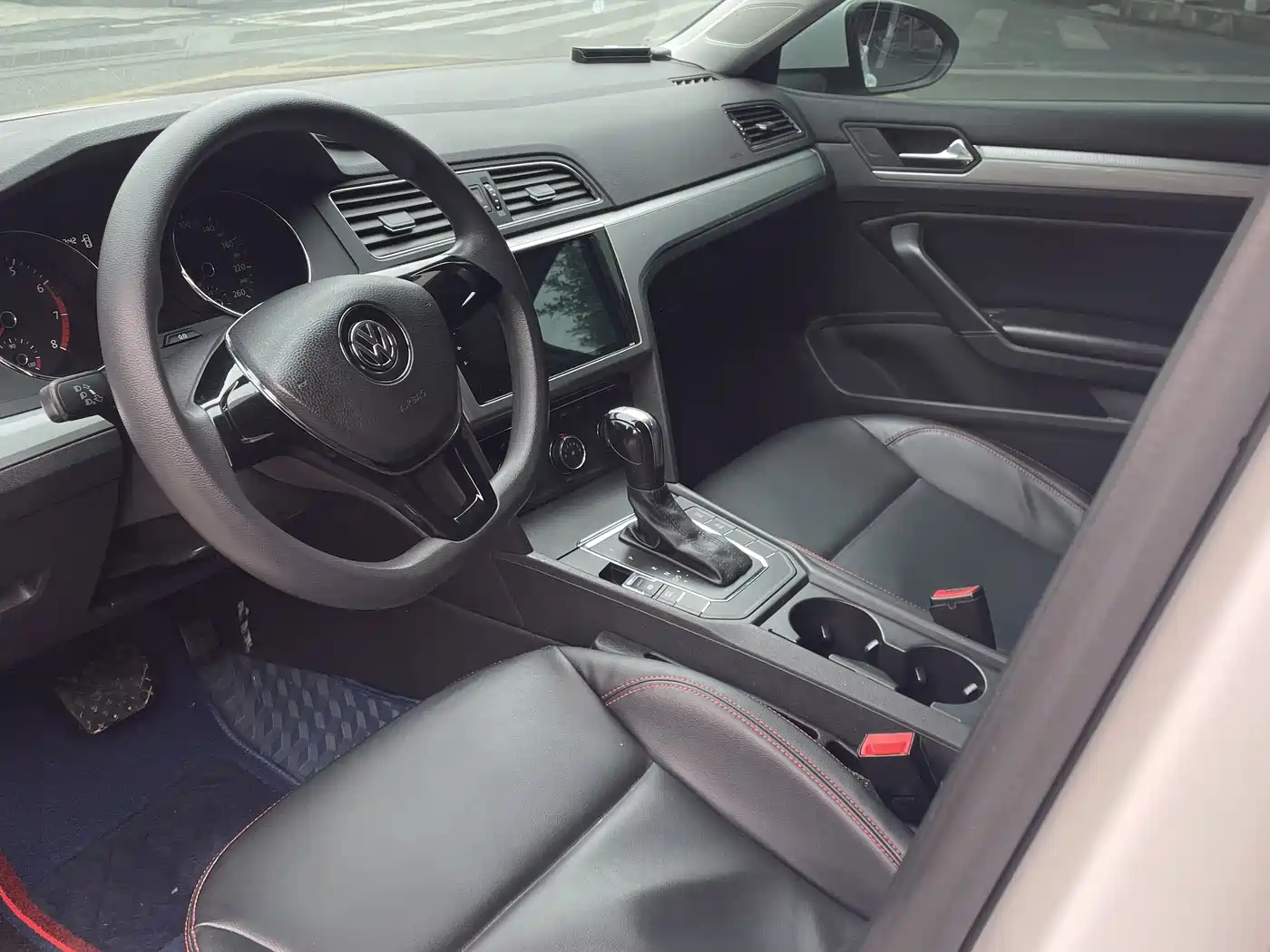 Volkswagen Lamando 2017 230TSI DSG Trend Edition фото 4