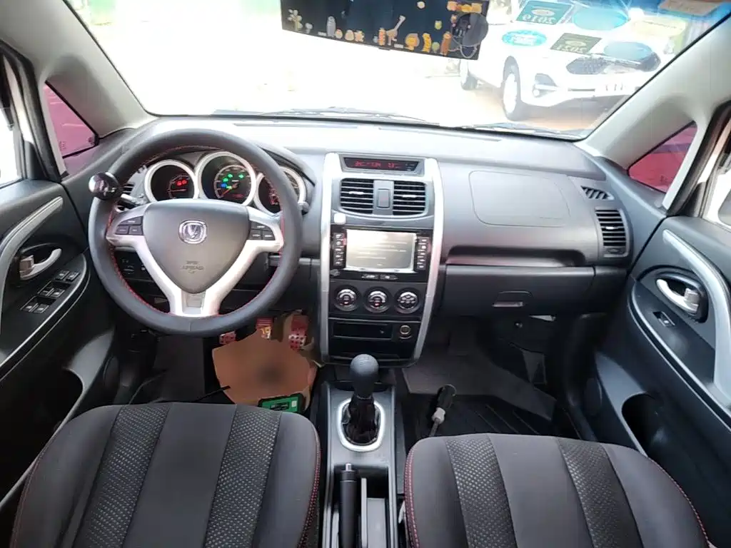 Changan CX20 2015 2014 1.4L Manual Sunroof Navigation China IV