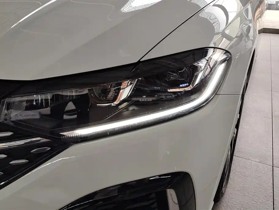 Volkswagen Lavida 2023 Facelift 1.5L Automatic 5 Million Edition фото 5