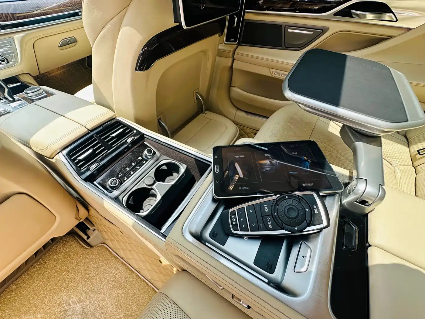 BMW 7 Series 2016 750Li xDrive 4-Seater фото 10