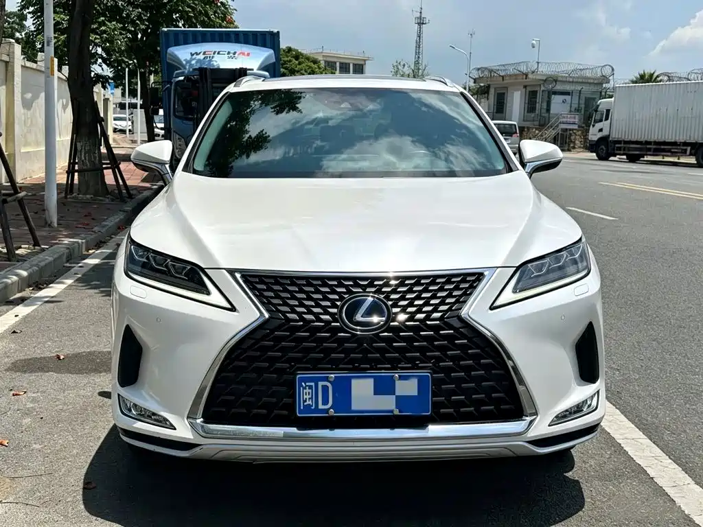 Фото 2 - Lexus RX