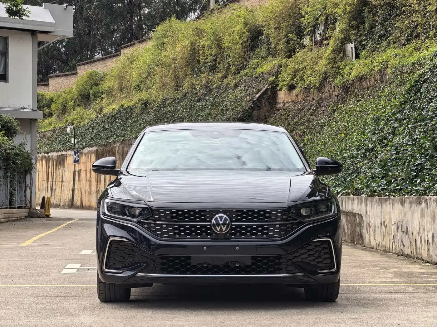 Volkswagen Passat 2022 330TSI Elite Edition фото 2