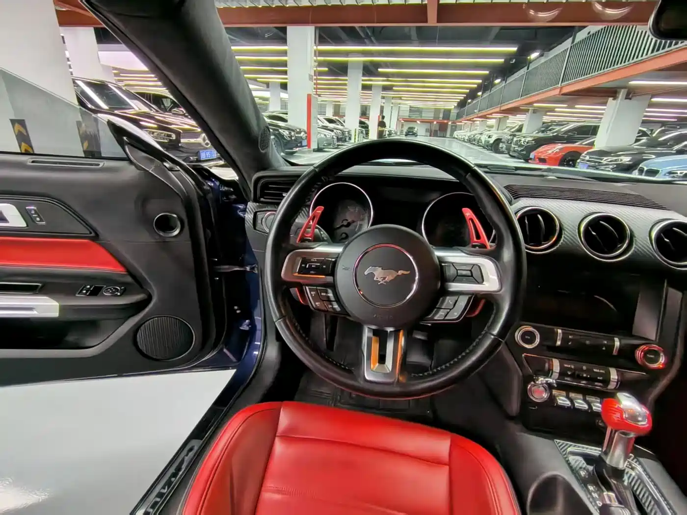 Photo 9 - Ford Mustang