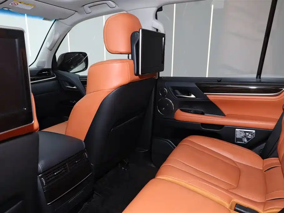 Lexus LX 2017 570 Peak Special Limited Edition фото 20