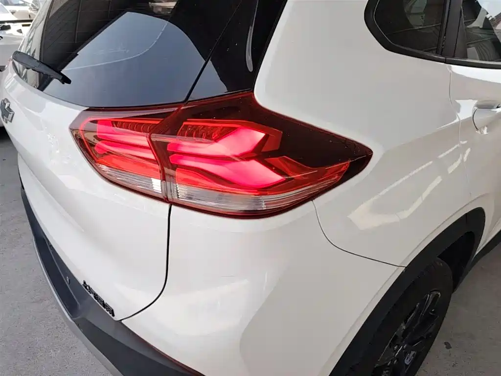 Chevrolet Trax 2019 Redline 335T CVT Extreme Edition (China VI) фото 8