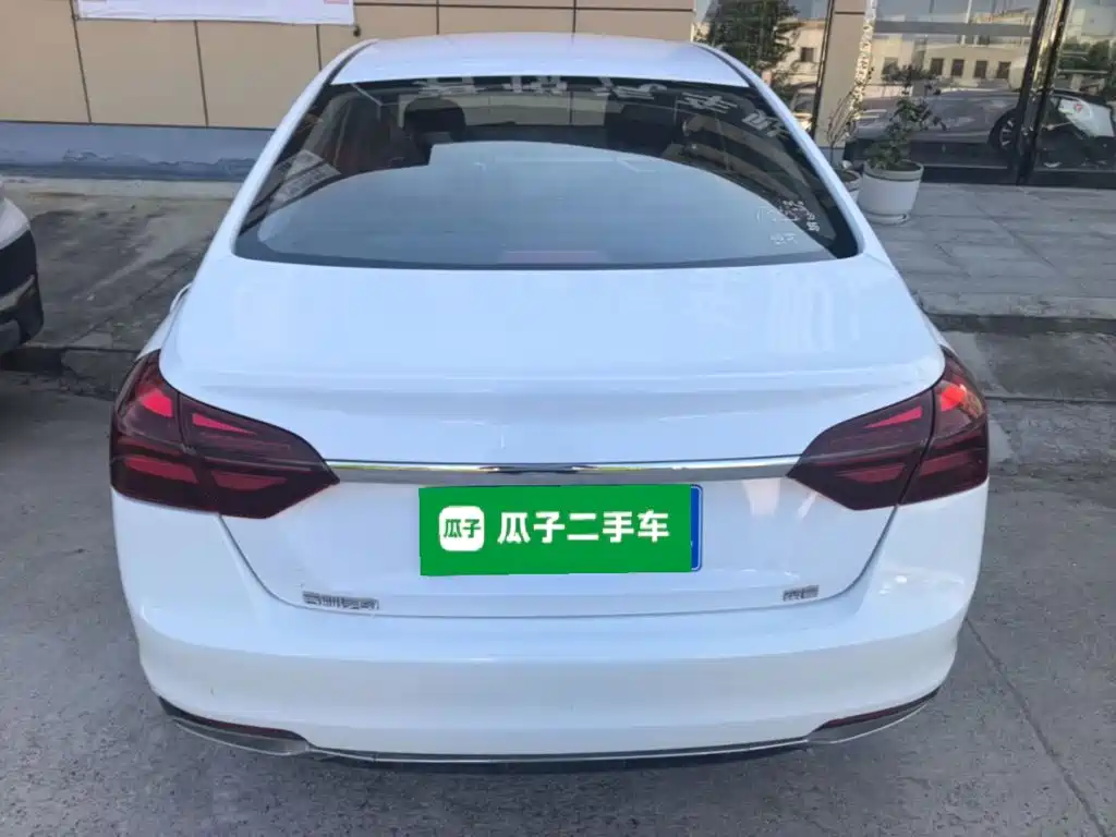 Фото 6 - Geely Emgrand