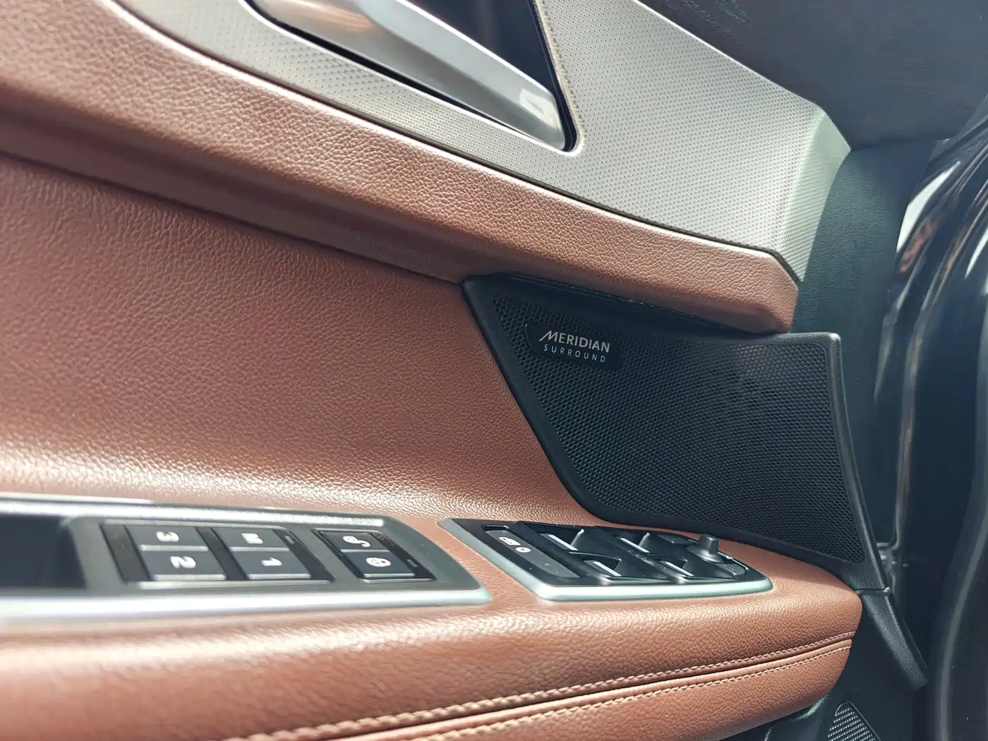 Jaguar XFL 2019 XFL 2.0T 250PS FWD Luxury Edition фото 6