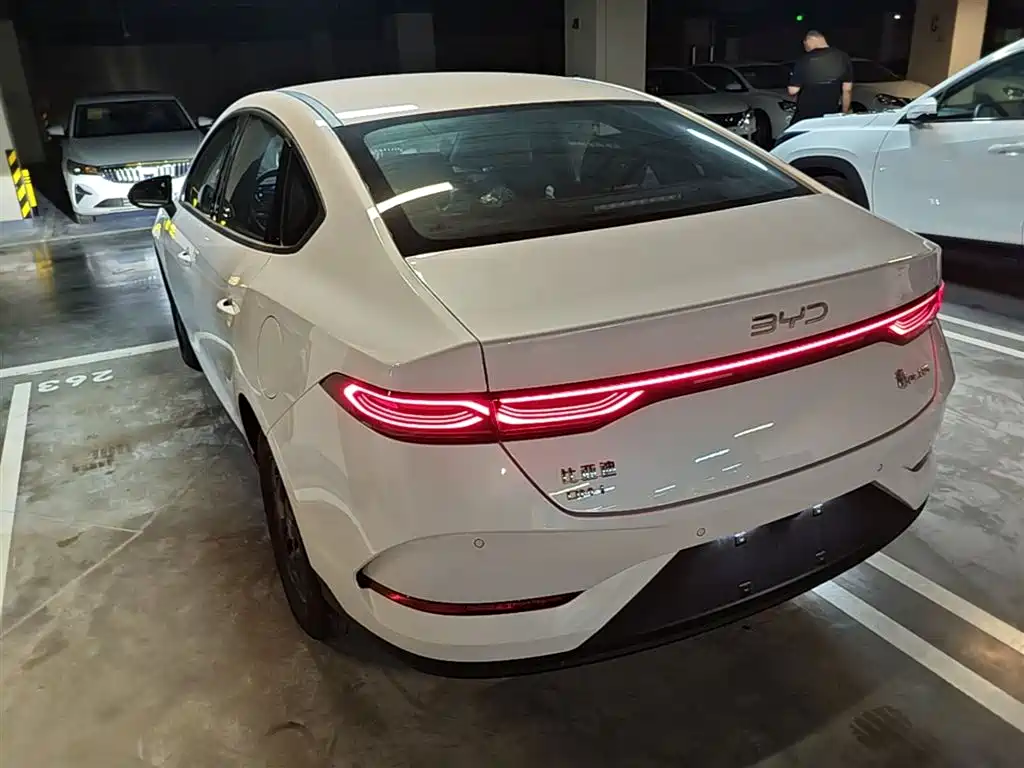 BYD Qin PLUS 2026 DM-i Smart Edition 128KM Progressive фото 5