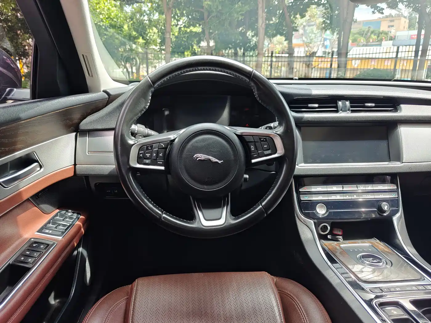 Jaguar XFL 2019 XFL 2.0T 250PS FWD Luxury Edition фото 11