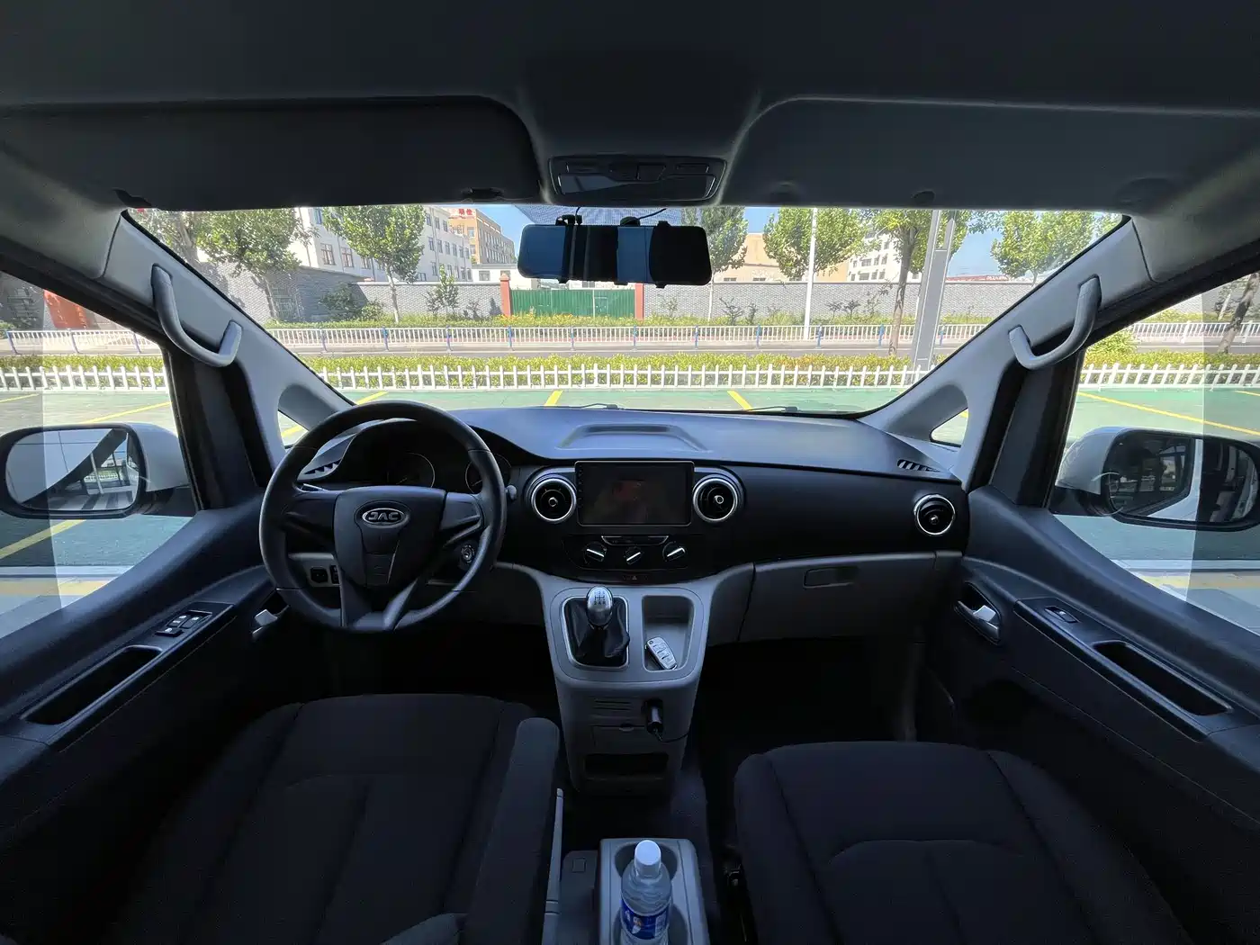 JAC Refine M3 2025 2025 PLUS 1.8L Manual Smart Connect 7/8-seater