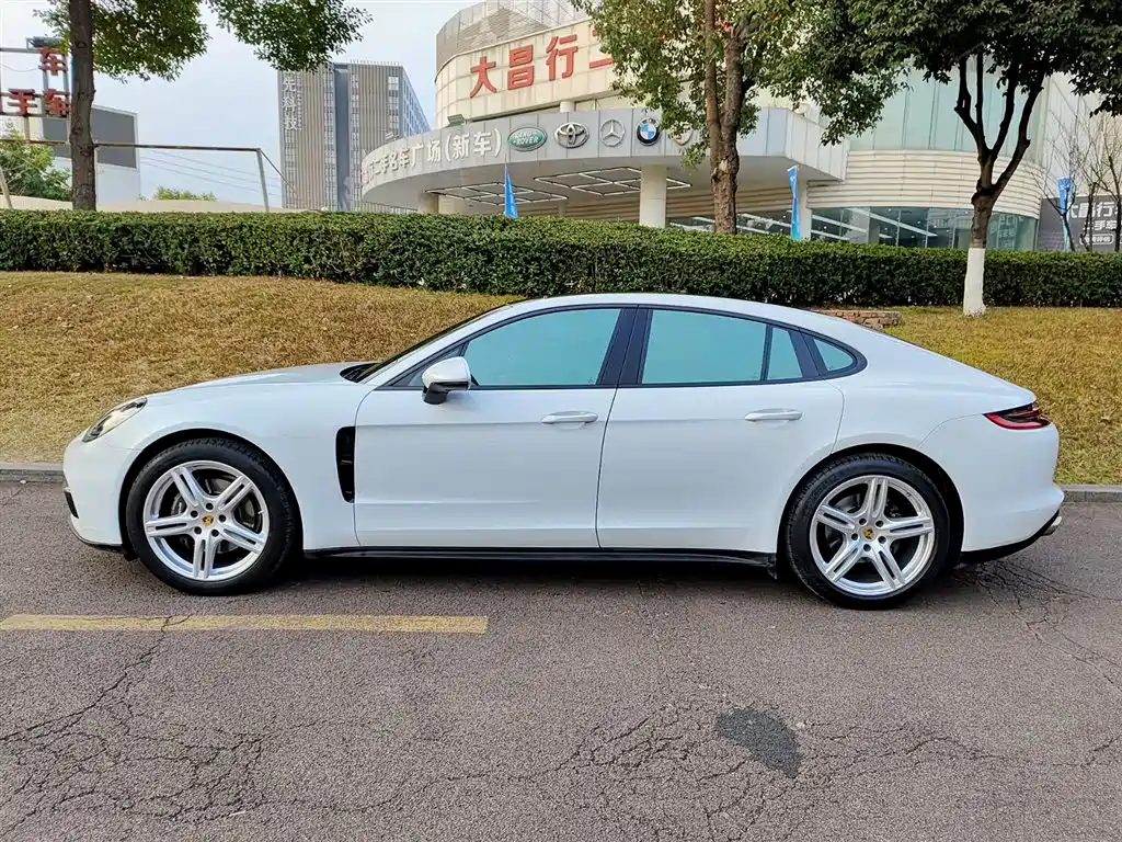 Porsche Panamera 2017 Panamera 3.0T фото 3