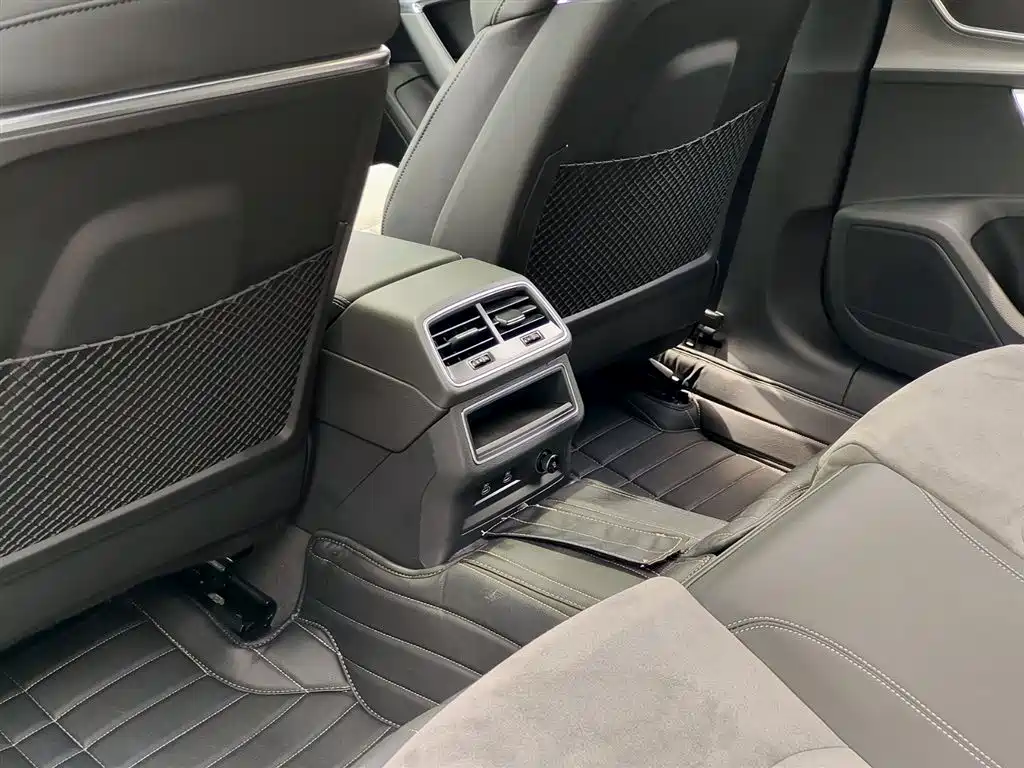 Audi A6L 2024 40 TFSI Luxury Dynamic фото 9