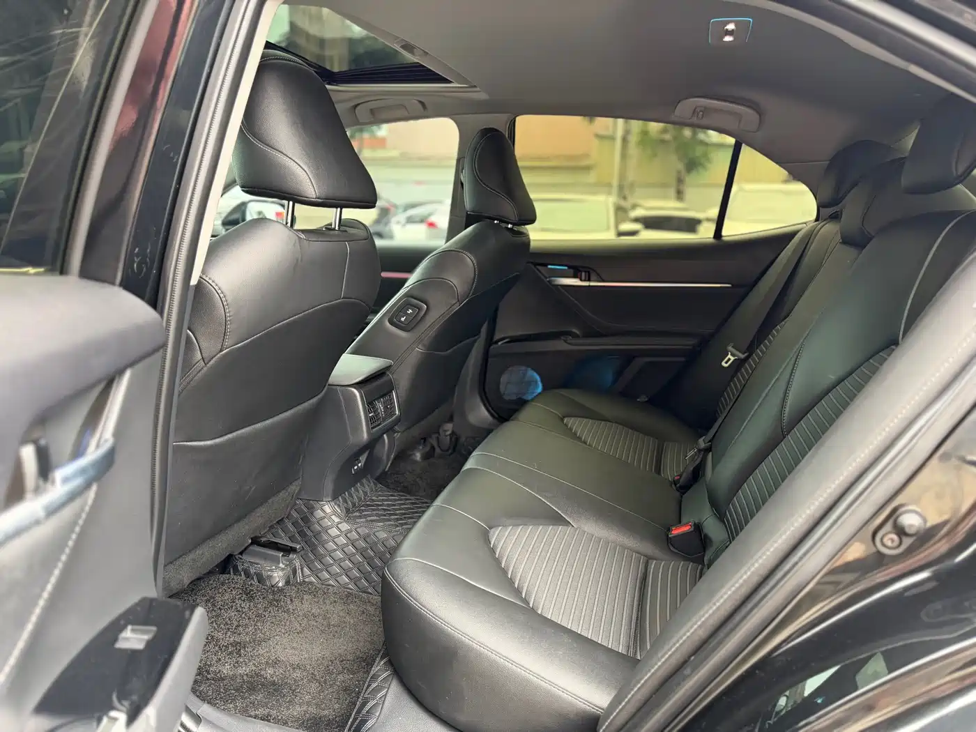Toyota Camry 2023 2.0S Knight Edition фото 14