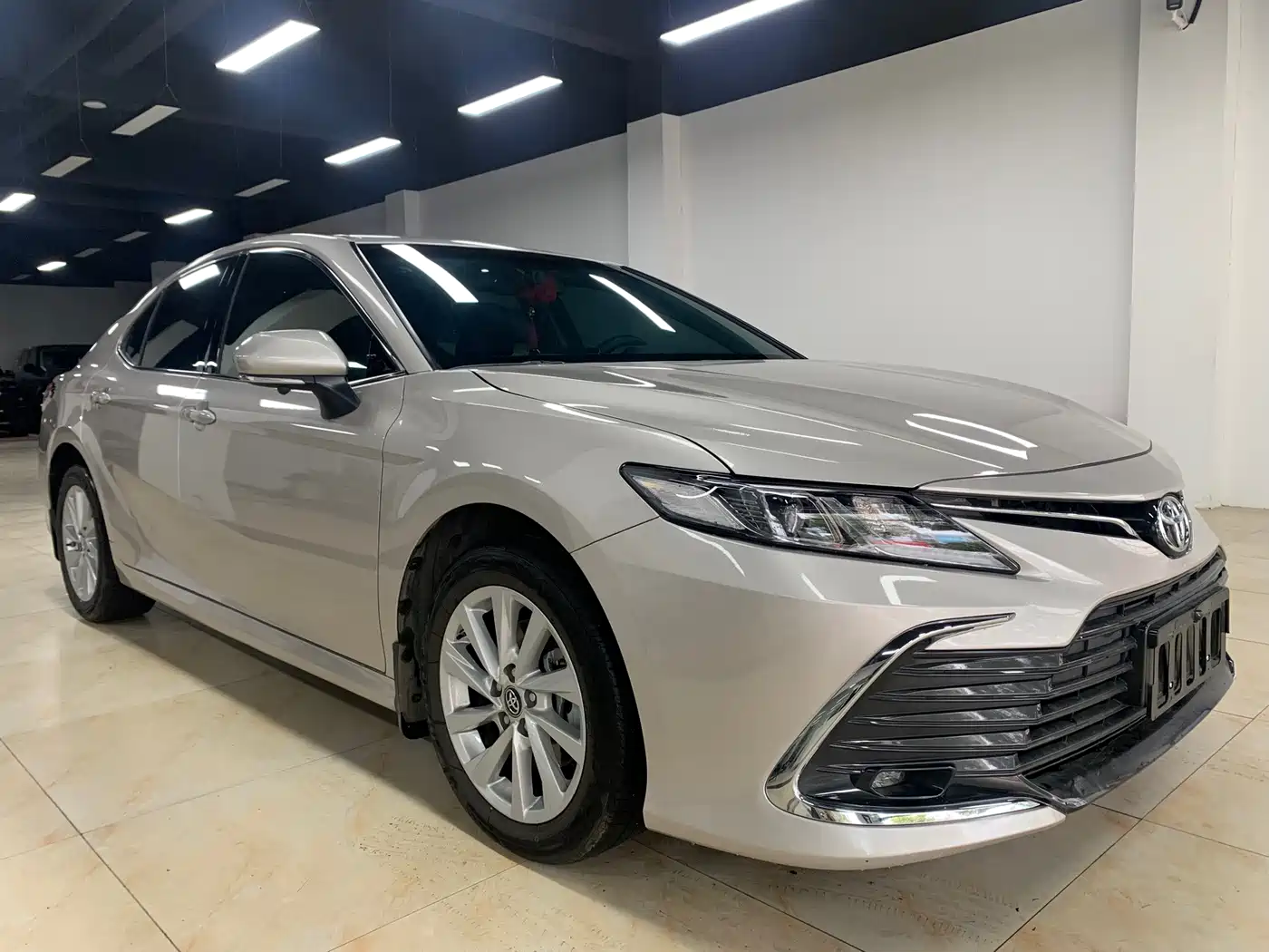 Toyota Camry 2023 2.0GVP Leading Edition