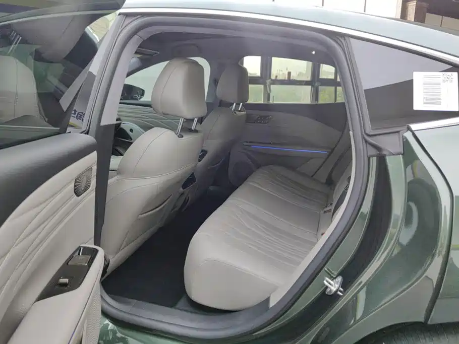 Geely Galaxy Galaxy Xingyao 8 2025 2025 Model 130km EM-i Flagship Edition