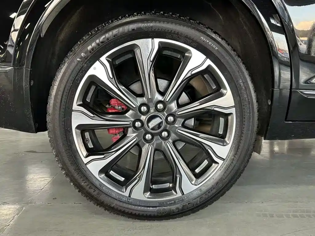 Cadillac XT5 2024 2025 Model 2.0T Platinum