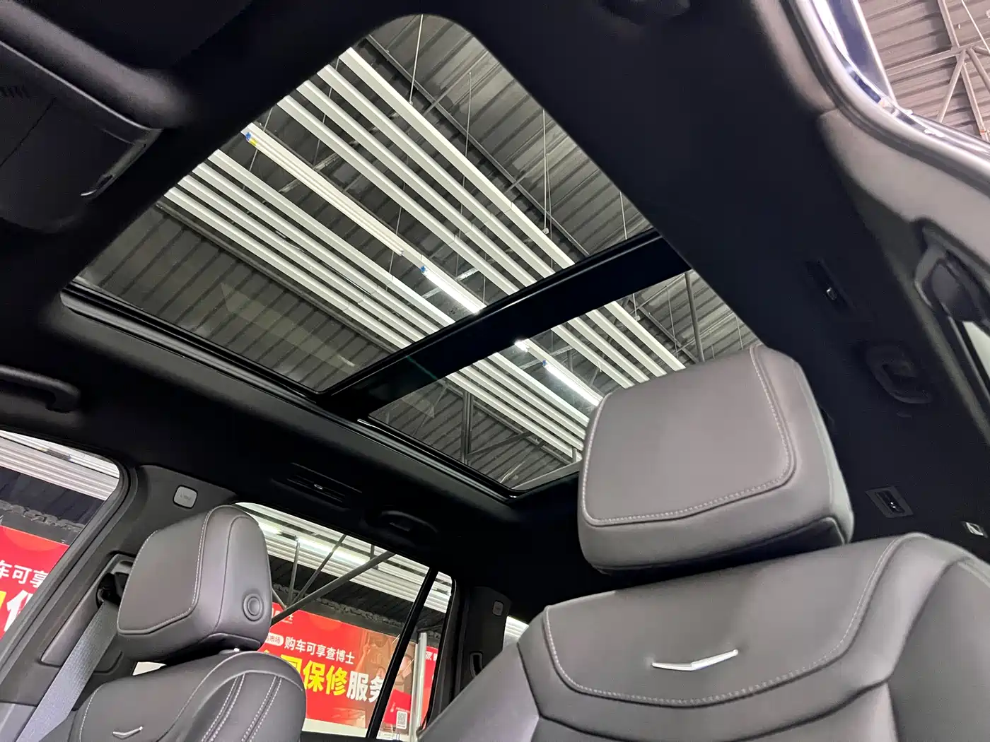 CADILLAC XT6