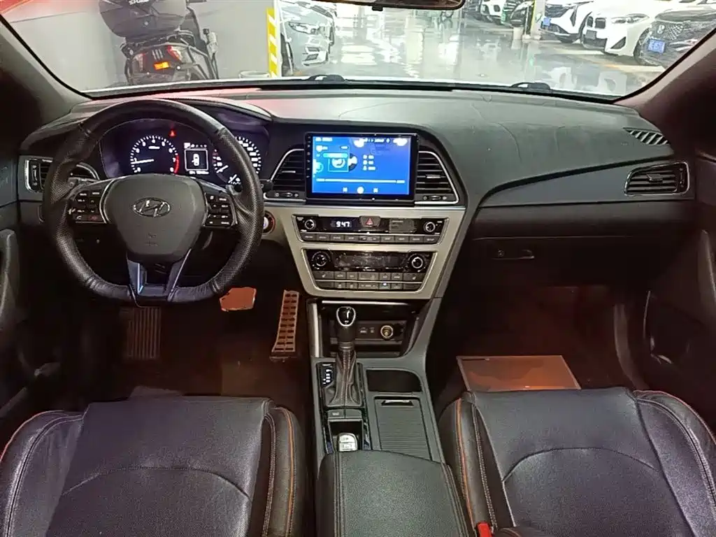 Hyundai Sonata 2015 1.6T GLS Smart фото 10